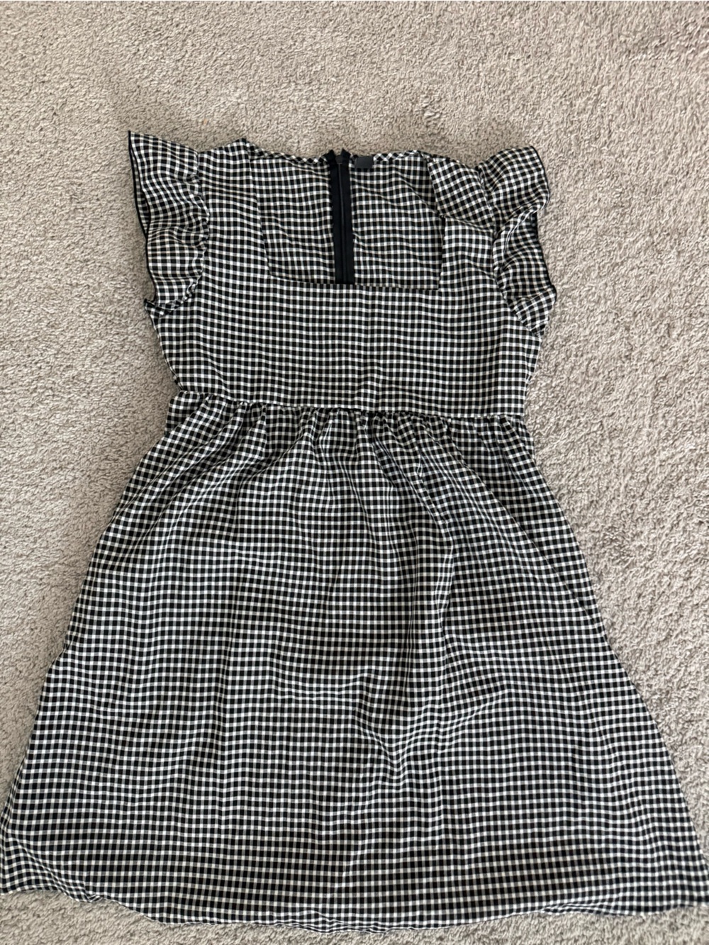 Black & White Gingham Ruffle sleeve dress